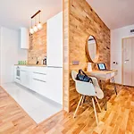 Homely Place Casa Verona - Stary Rynek - Parking Apartment Poznan