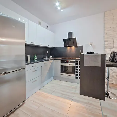Apartment Homely Place Casa Verona - Stary Rynek - Parking *