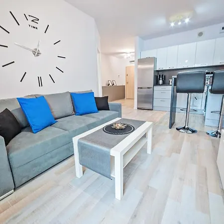Maison Central Poznan & Parking Apartment *