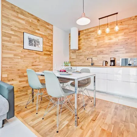 Homely Place Casa Verona - Stary Rynek - Parking Apartment Poznan